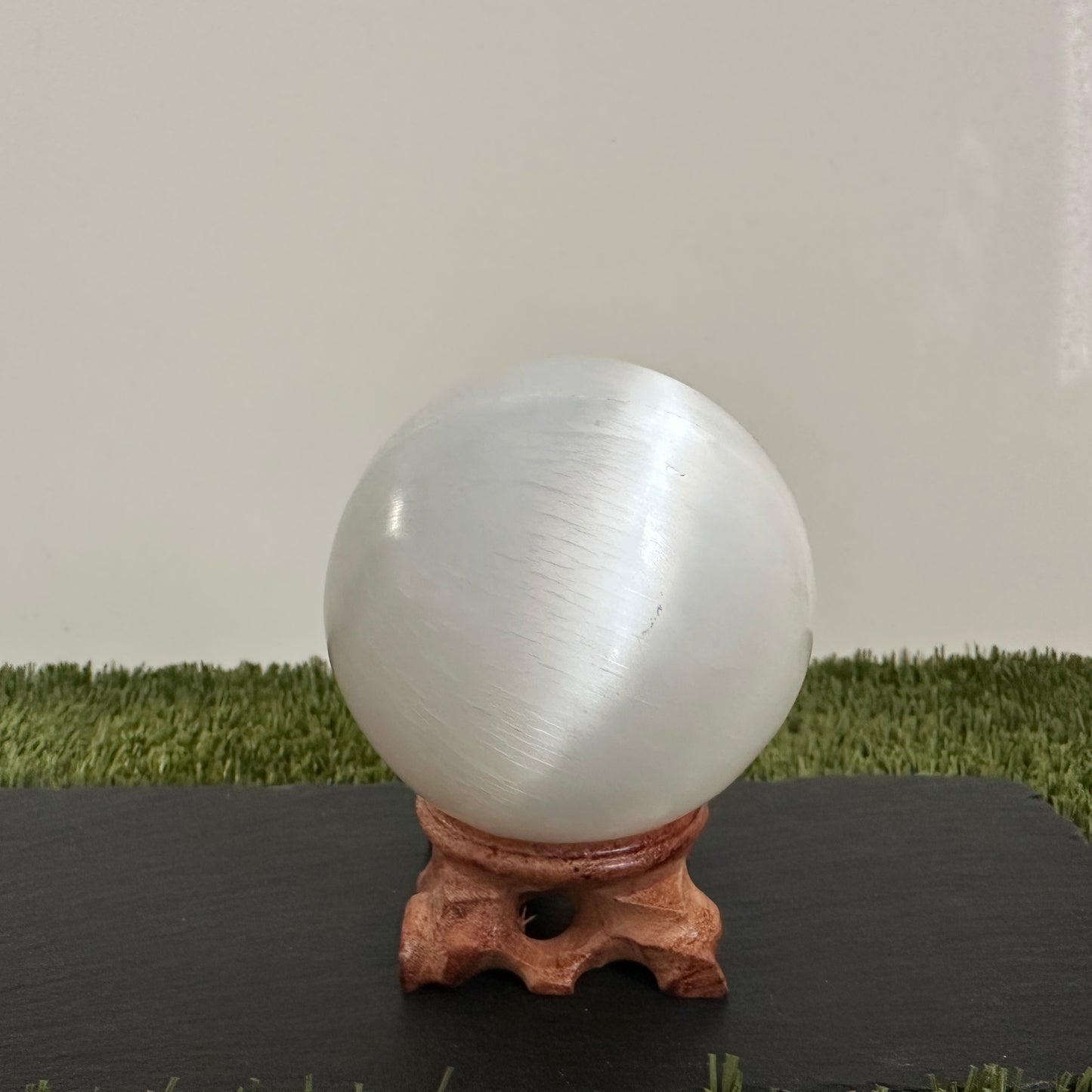 Large Selenite Sphere: Calm and Tranquillity