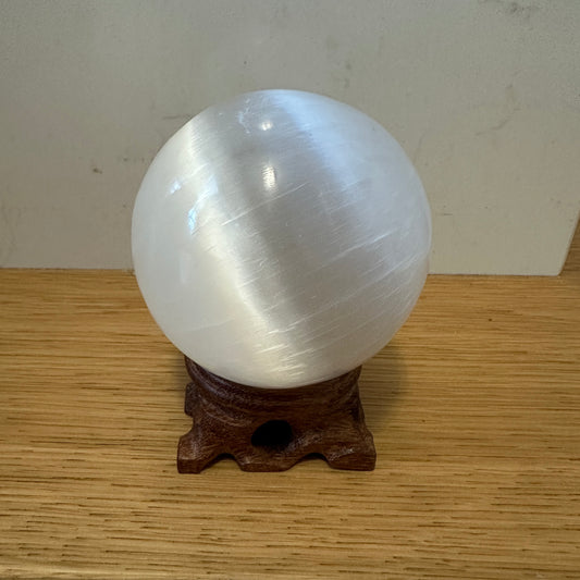 Large Selenite Sphere: Calm and Tranquillity