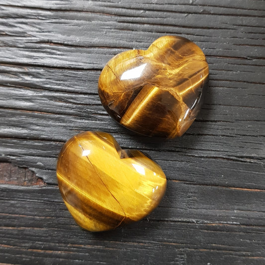 Tiger Eye Gold Heart 30x30x13/14 mm (Reiki charged)